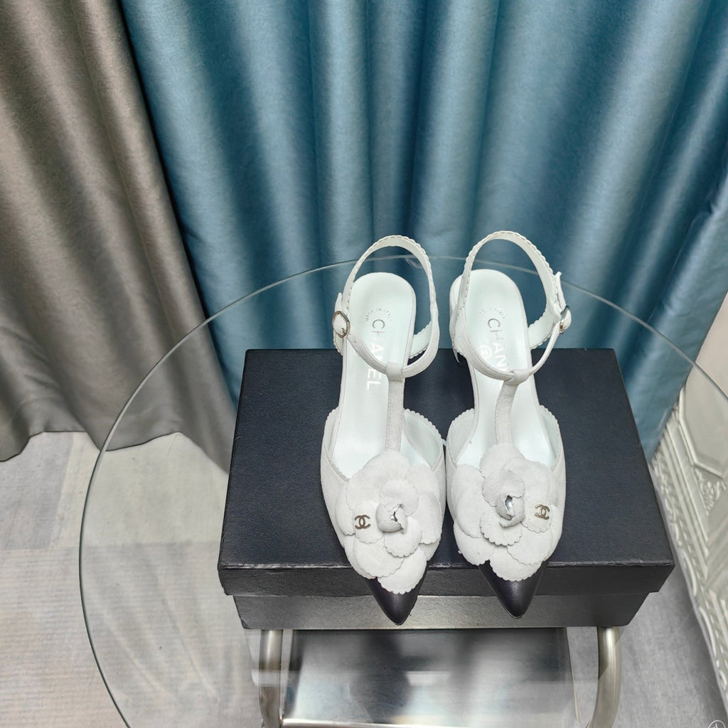 CHANEL CAMELLIA SANDAL IN WHITE SUEDE AND BLACK CALFSKIN WITH FLOWER