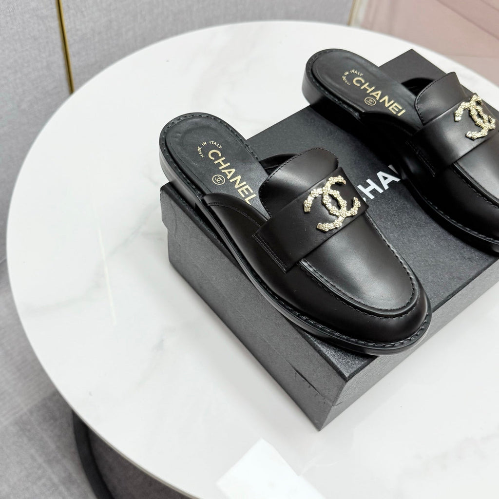 CHANEL FLAT MULE 25S IN BLACK CALFSKIN STYLE 7