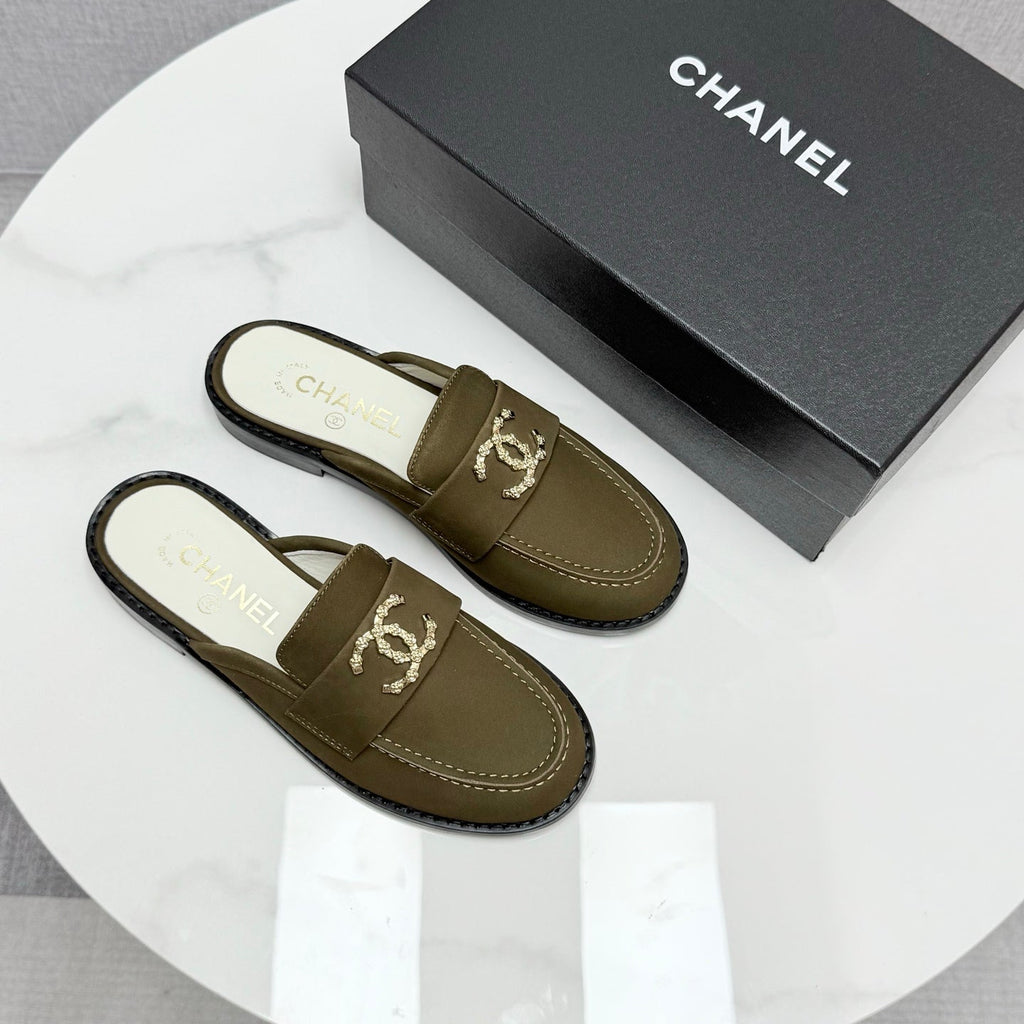 CHANEL FLAT MULE 25S IN OLIVE BROWN CALFSKIN STYLE 6