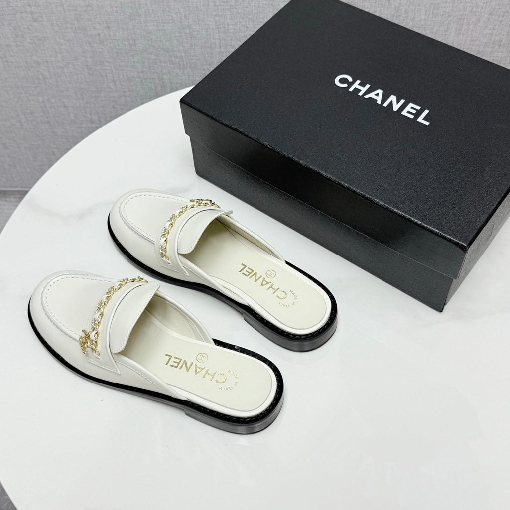 CHANEL FLAT MULE 25S IN WHITE CALFSKIN STYLE 5