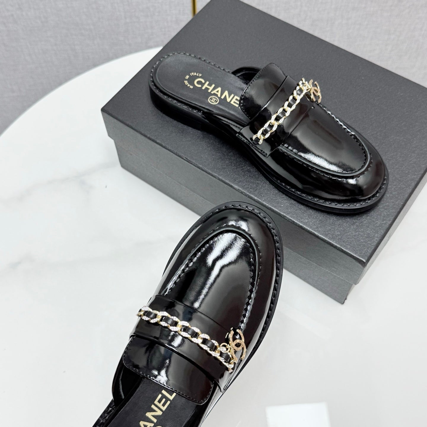 CHANEL FLAT MULE 25S IN BLACK CALFSKIN STYLE 4