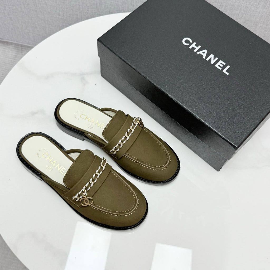 CHANEL FLAT MULE 25S IN OLIVE BROWN CALFSKIN STYLE 3