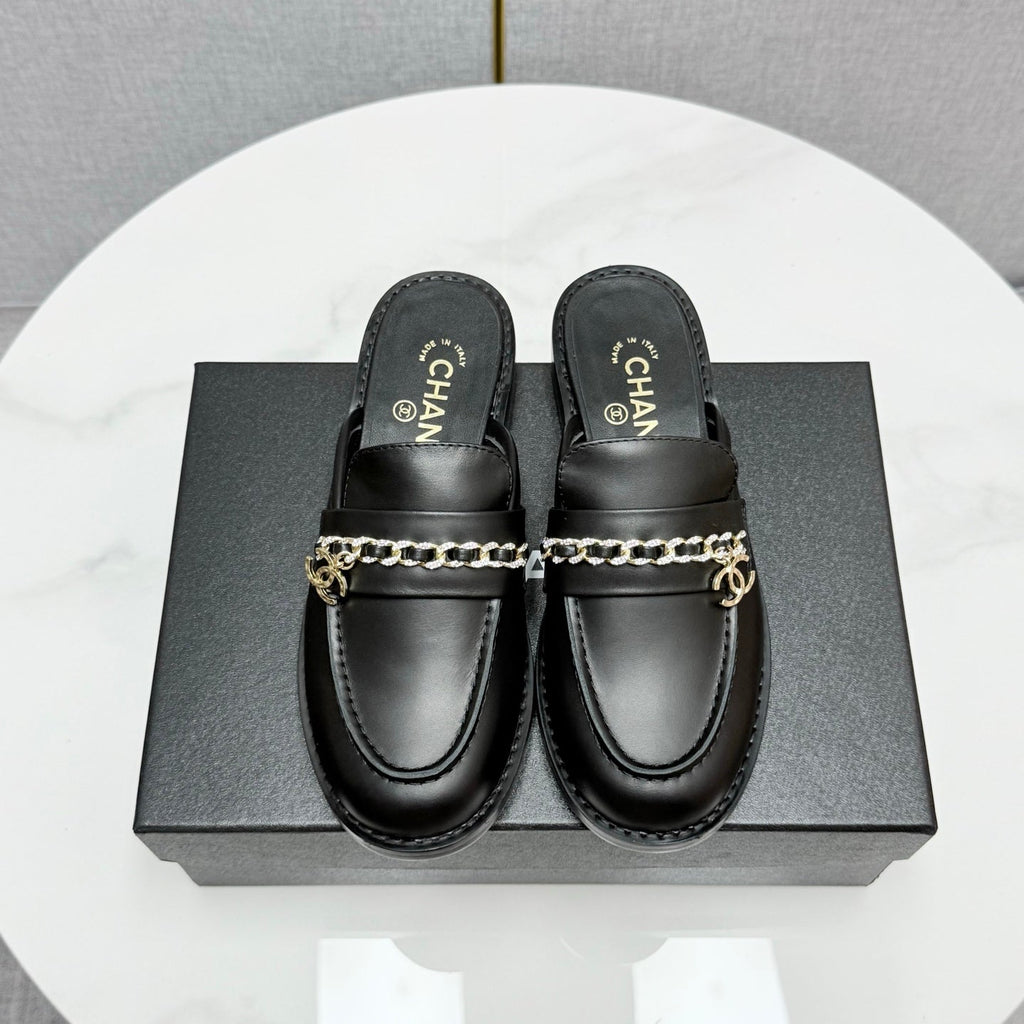 CHANEL FLAT MULE 25S IN BLACK CALFSKIN STYLE 2
