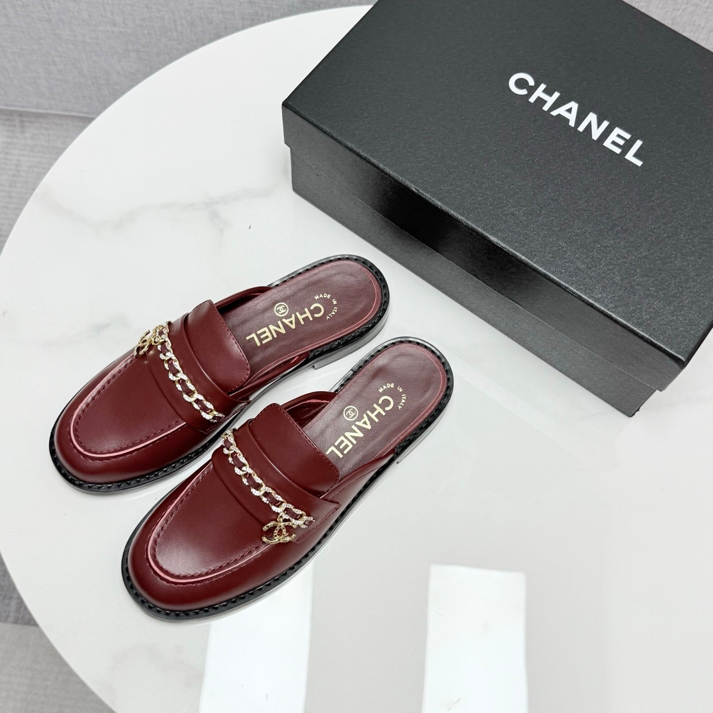 CHANEL FLAT MULE 25S IN DARK RED CALFSKIN STYLE 1