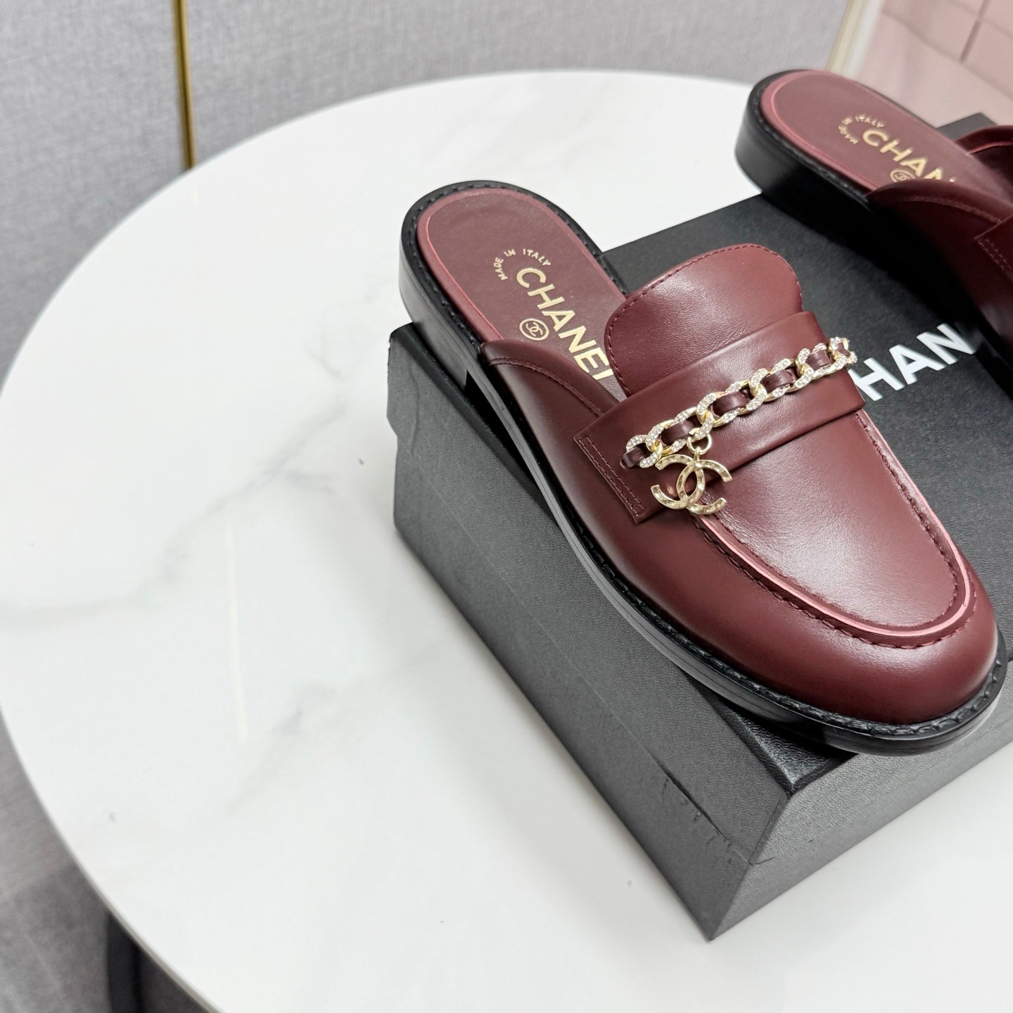 CHANEL FLAT MULE 25S IN DARK RED CALFSKIN STYLE 1