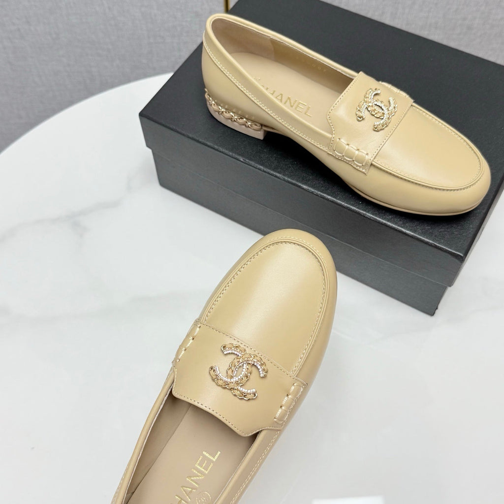 CHANEL LOAFER 25S IN WARM BEIGE LAMBSKIN WITH GOLD HARDWARE