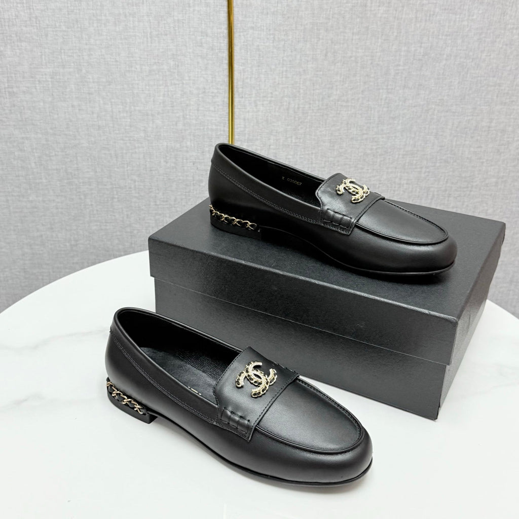 CHANEL LOAFER 25S IN BLACK LAMBSKIN WITH GOLD HARDWARE