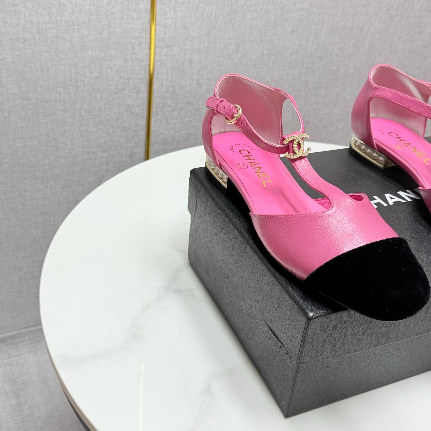 CHANEL MARY JANE 25S IN PINK LAMBSKIN AND BLACK SUEDE WITH PEARL HEEL