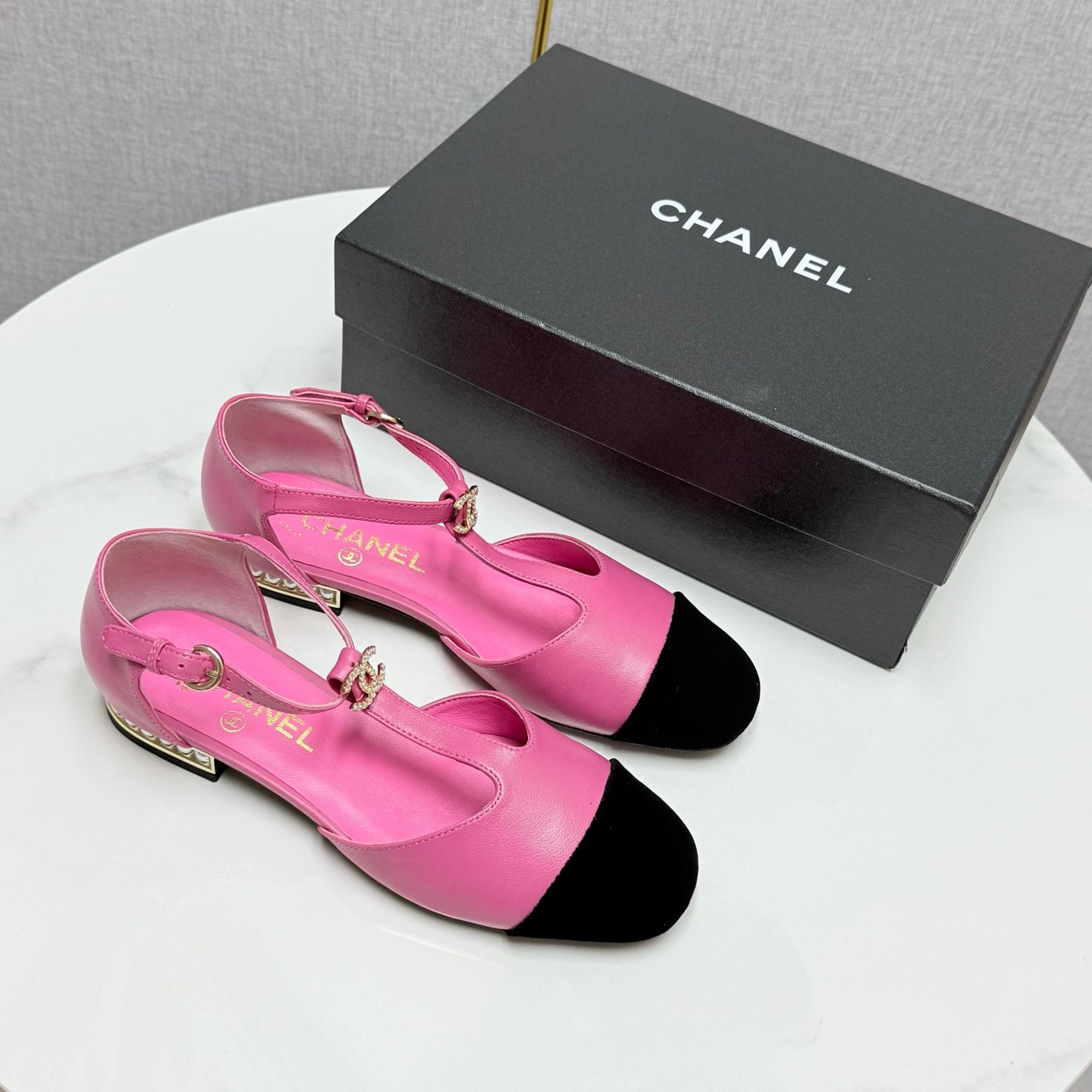 CHANEL MARY JANE 25S IN PINK LAMBSKIN AND BLACK SUEDE WITH PEARL HEEL