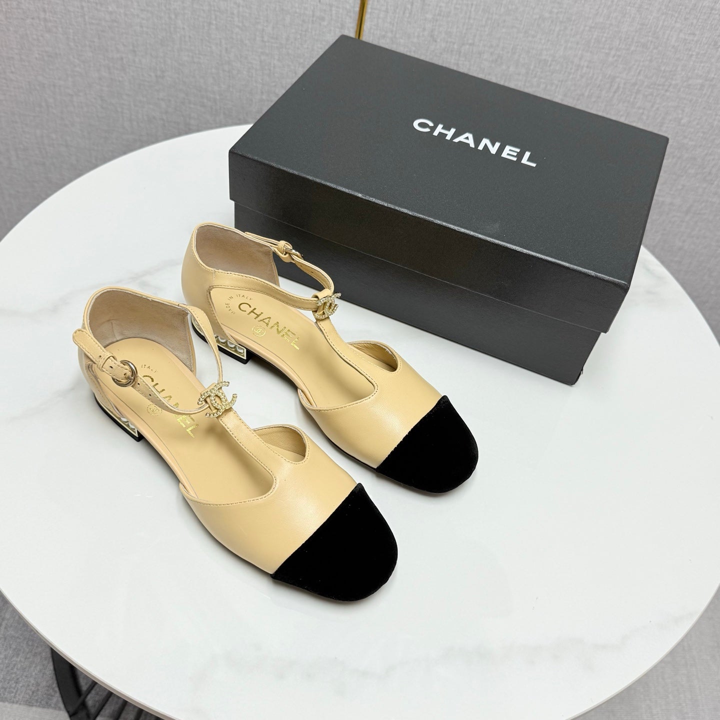CHANEL MARY JANE 25S IN BEIGE LAMBSKIN AND BLACK SUEDE WITH PEARL HEEL