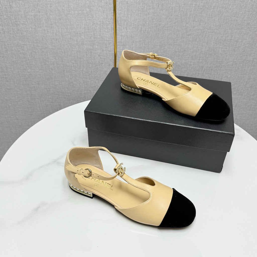 CHANEL MARY JANE 25S IN BEIGE LAMBSKIN AND BLACK SUEDE WITH PEARL HEEL