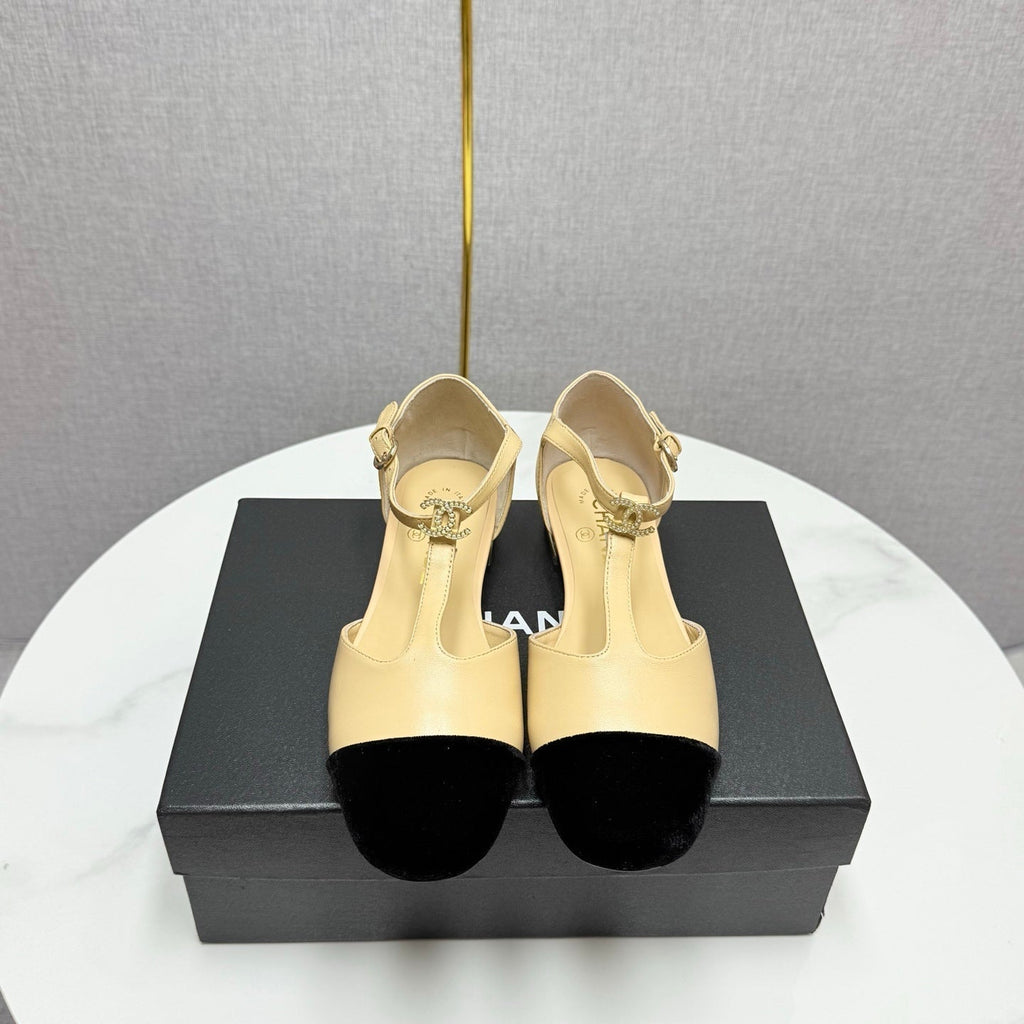 CHANEL MARY JANE 25S IN BEIGE LAMBSKIN AND BLACK SUEDE WITH PEARL HEEL