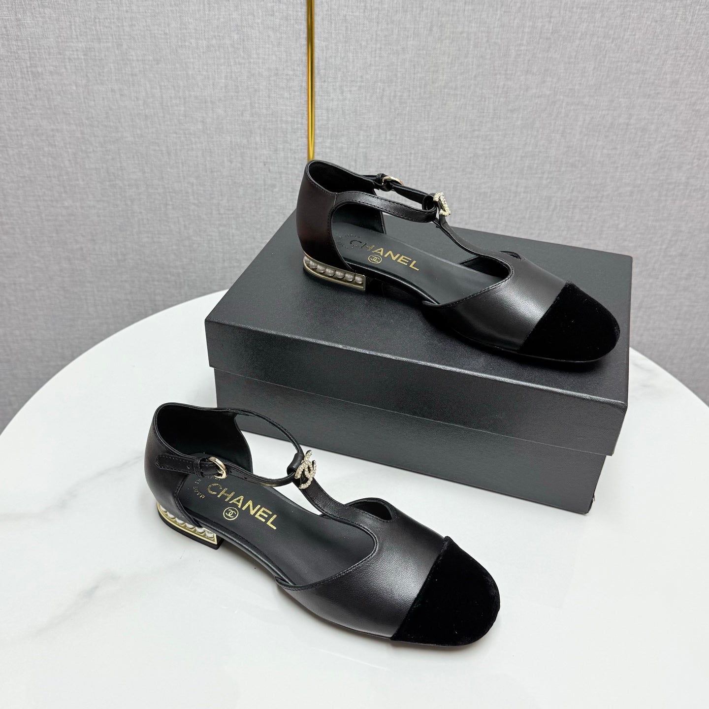 CHANEL MARY JANE 25S IN BLACK LAMBSKIN AND SUEDE WITH PEARL HEEL