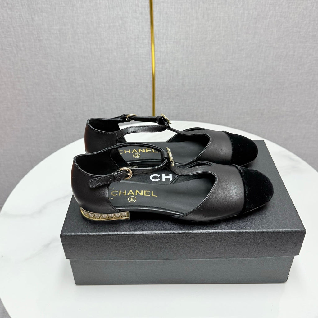 CHANEL MARY JANE 25S IN BLACK LAMBSKIN AND SUEDE WITH PEARL HEEL