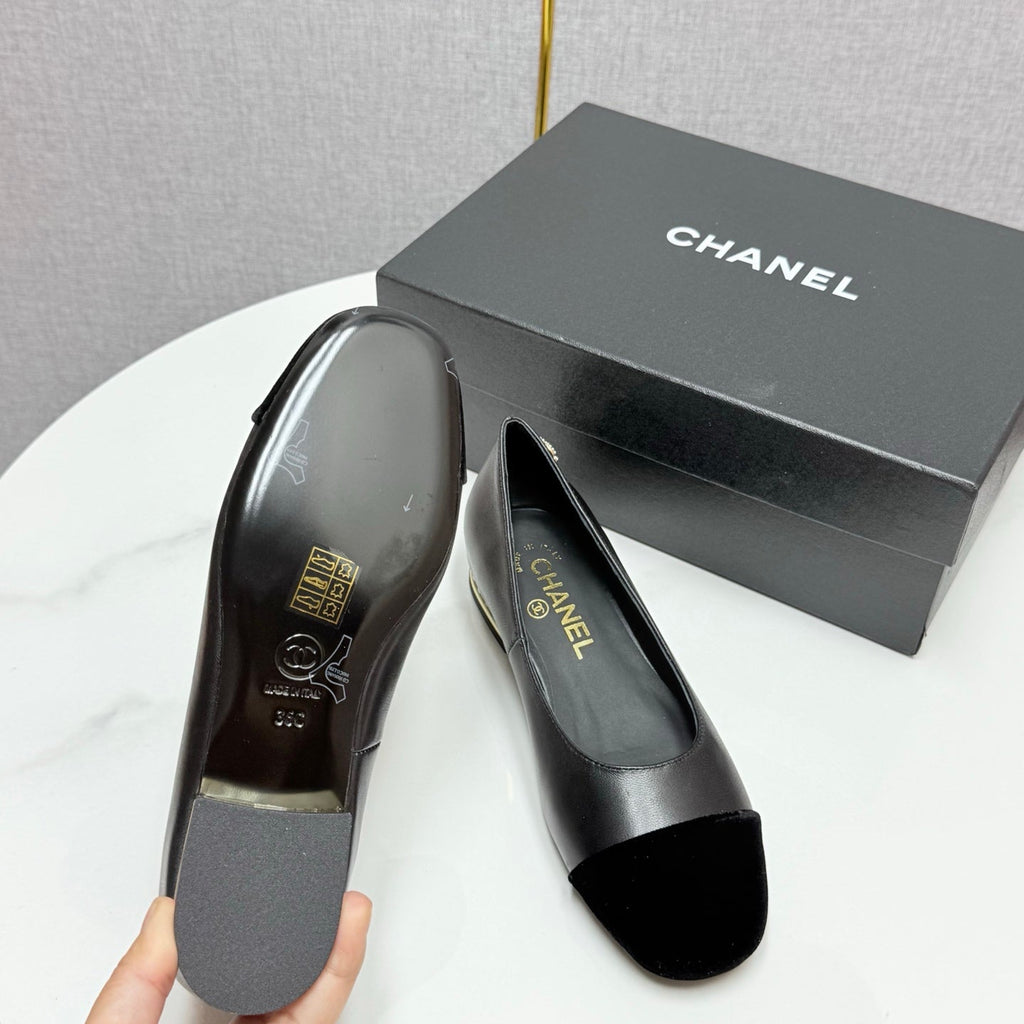 CHANEL BALLET FLATS 25S IN BLACK LAMBSKIN AND SUEDE WITH PEARL HEEL