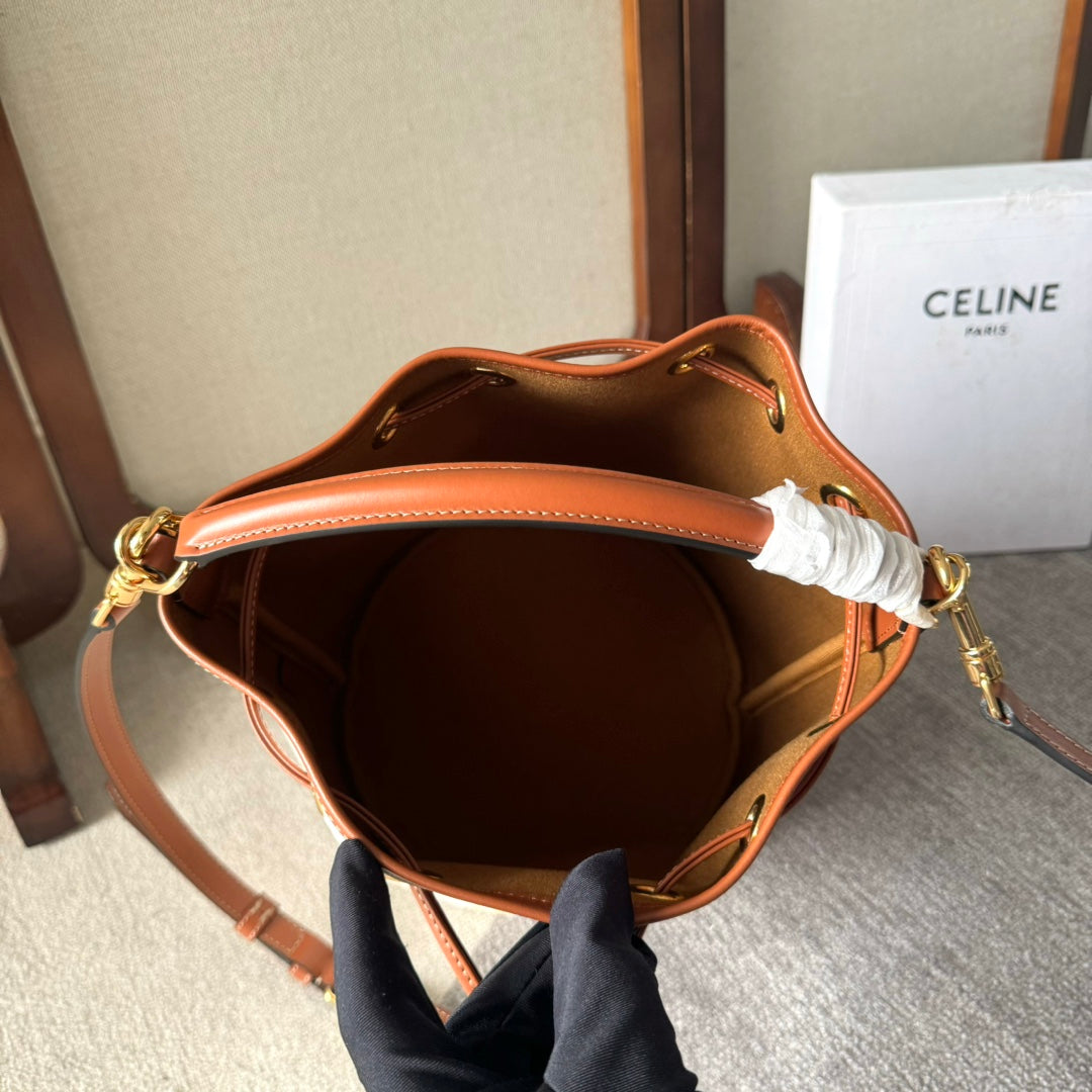 CELINE CLARA BAG 24 IN WHITE TRIOMPHE CANVAS AND BROWN CALFSKIN TRIM