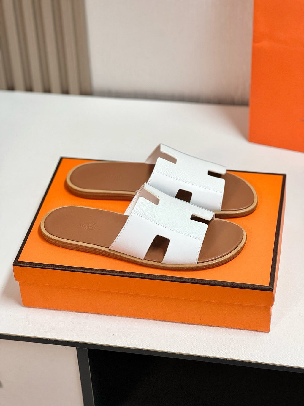 HERMES IZMIR SANDAL LIGHT BROWN MIX WHITE LAMBSKIN