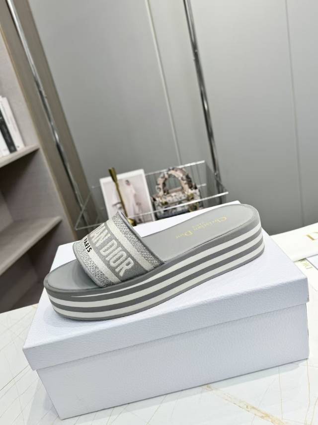 DIOR CD DWAY PLATFORM SLIDE IN GRAY AND WHITE COTTON STRIPED SOLE