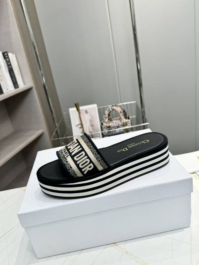 DIOR CD DWAY PLATFORM SLIDE IN BLACK AND WHITE COTTON STRIPED SOLE