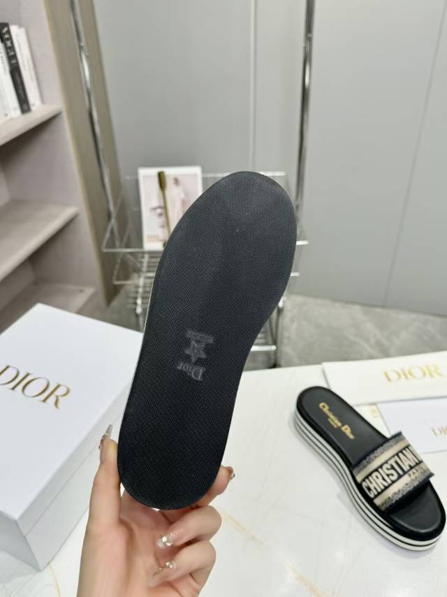 DIOR CD DWAY PLATFORM SLIDE IN BLACK AND WHITE COTTON STRIPED SOLE