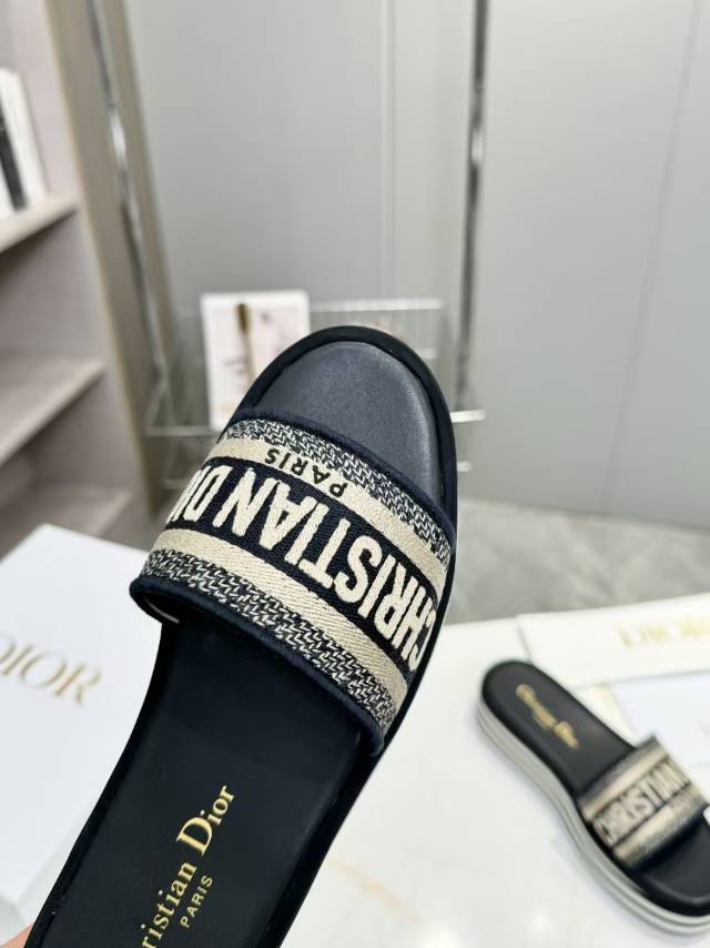 DIOR CD DWAY PLATFORM SLIDE IN BLACK AND WHITE COTTON STRIPED SOLE