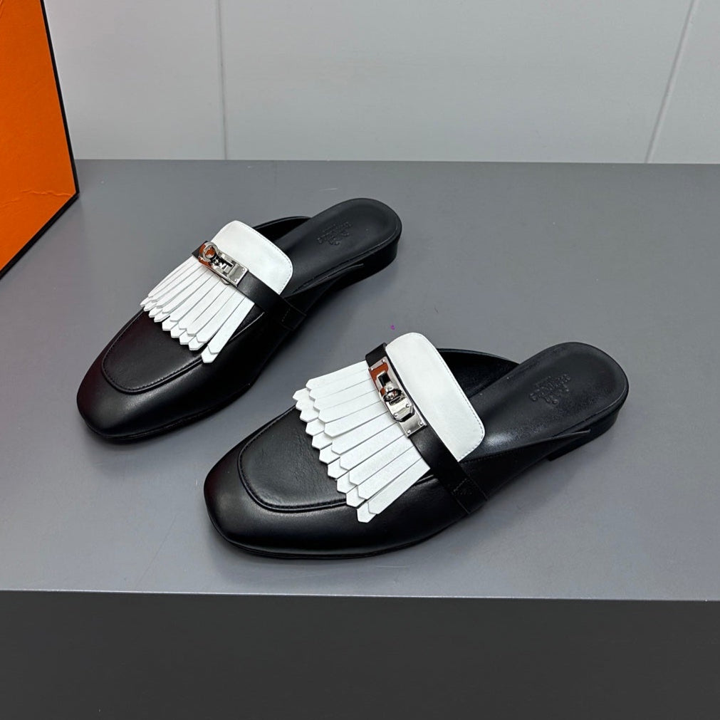HERMES 0Z MULE IN BLACK LAMBSKIN WITH WHITE FRINGE DETAIL