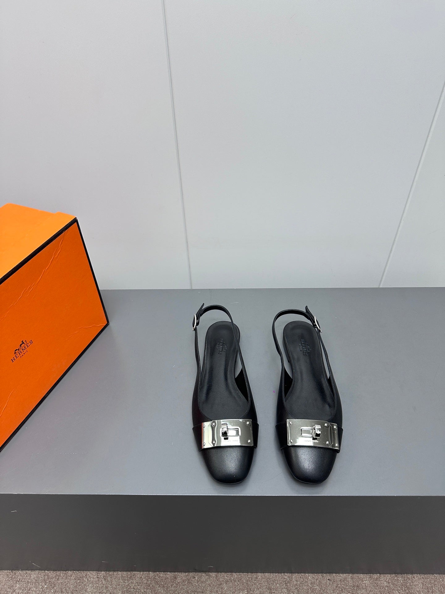 HERMES INNOCENTE SLINGBACK IN BLACK CALFSKIN