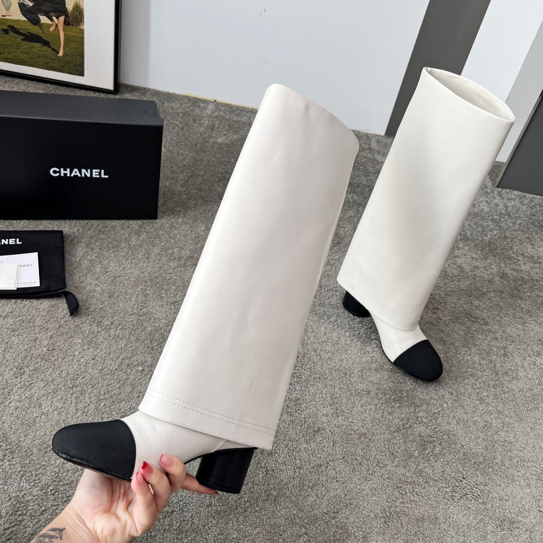 CHANEL 25S HIGH BOOTS 55MM IN IVORY BLACK CALFSKIN AND CANVAS GOLD HARDWARE
