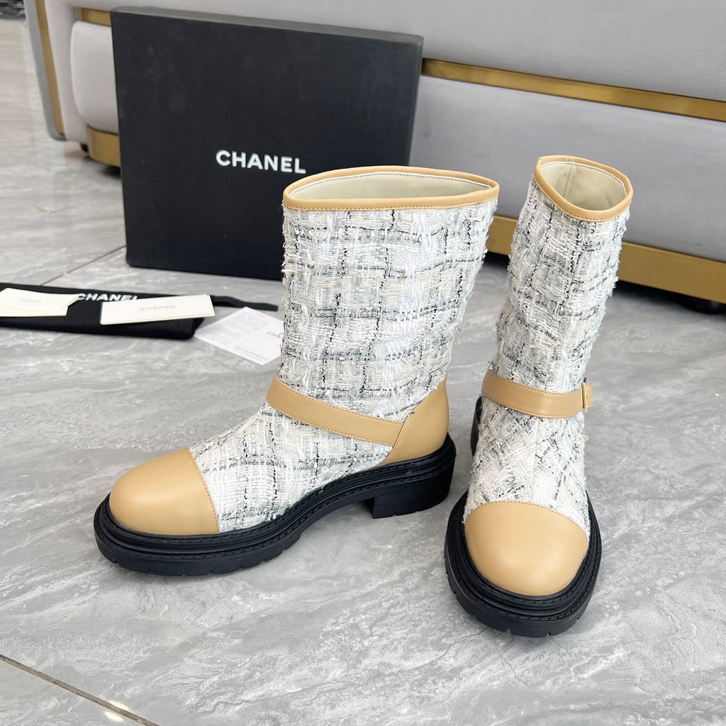 CHANEL 25S MID-CALF BOOTS 45MM IN LIGHT BROWN CALFSKIN AND WHITE TWEED GOLD HARDWARE