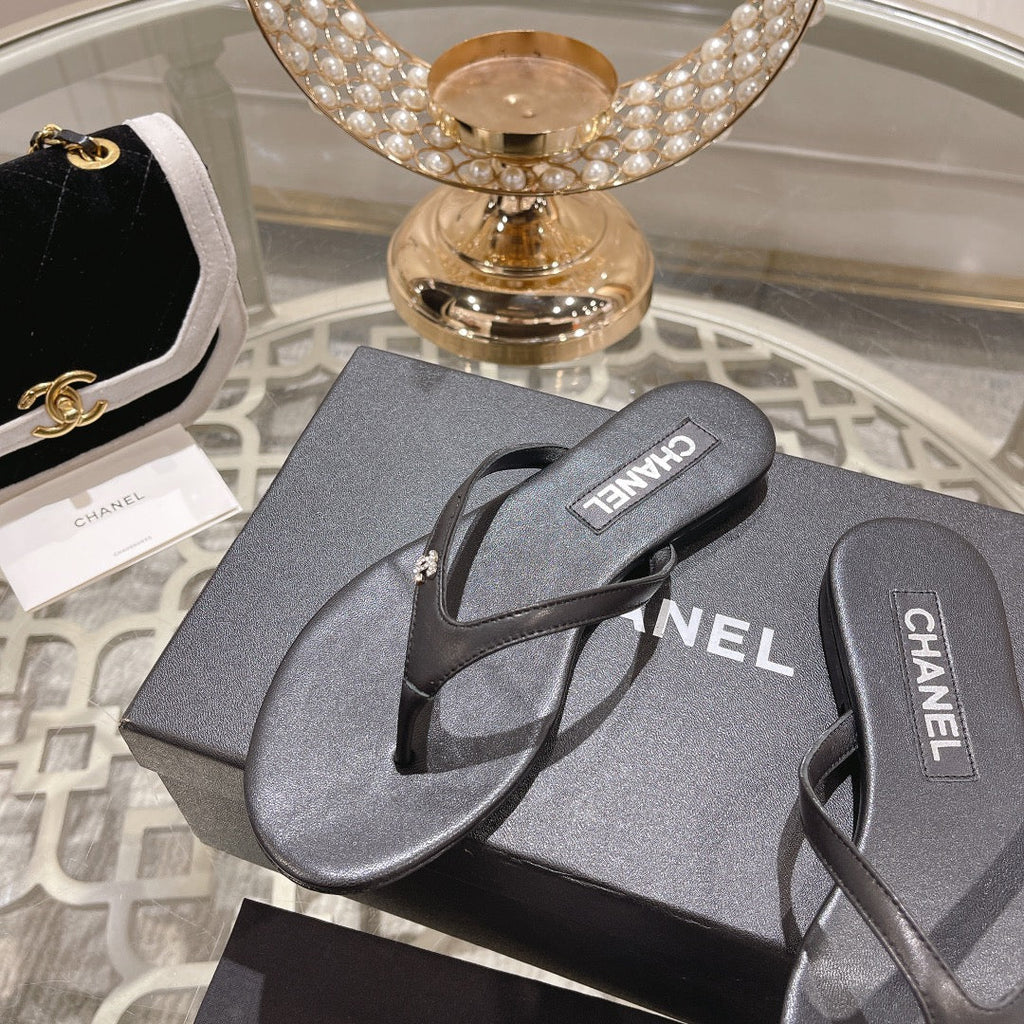 CHANEL Double  Flip Flop Thongs Black Sheepskin