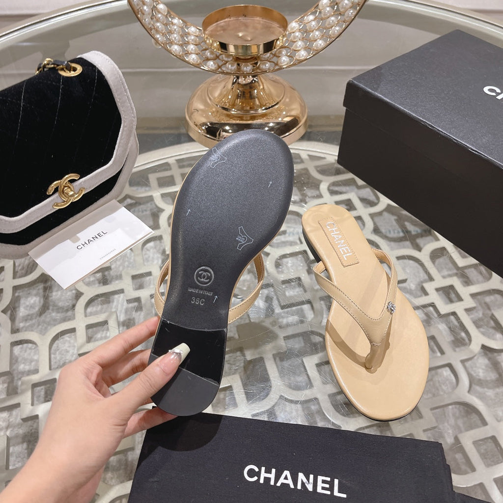 CHANEL Double  Flip  Flop Thongs Beige Cream Sheepskin
