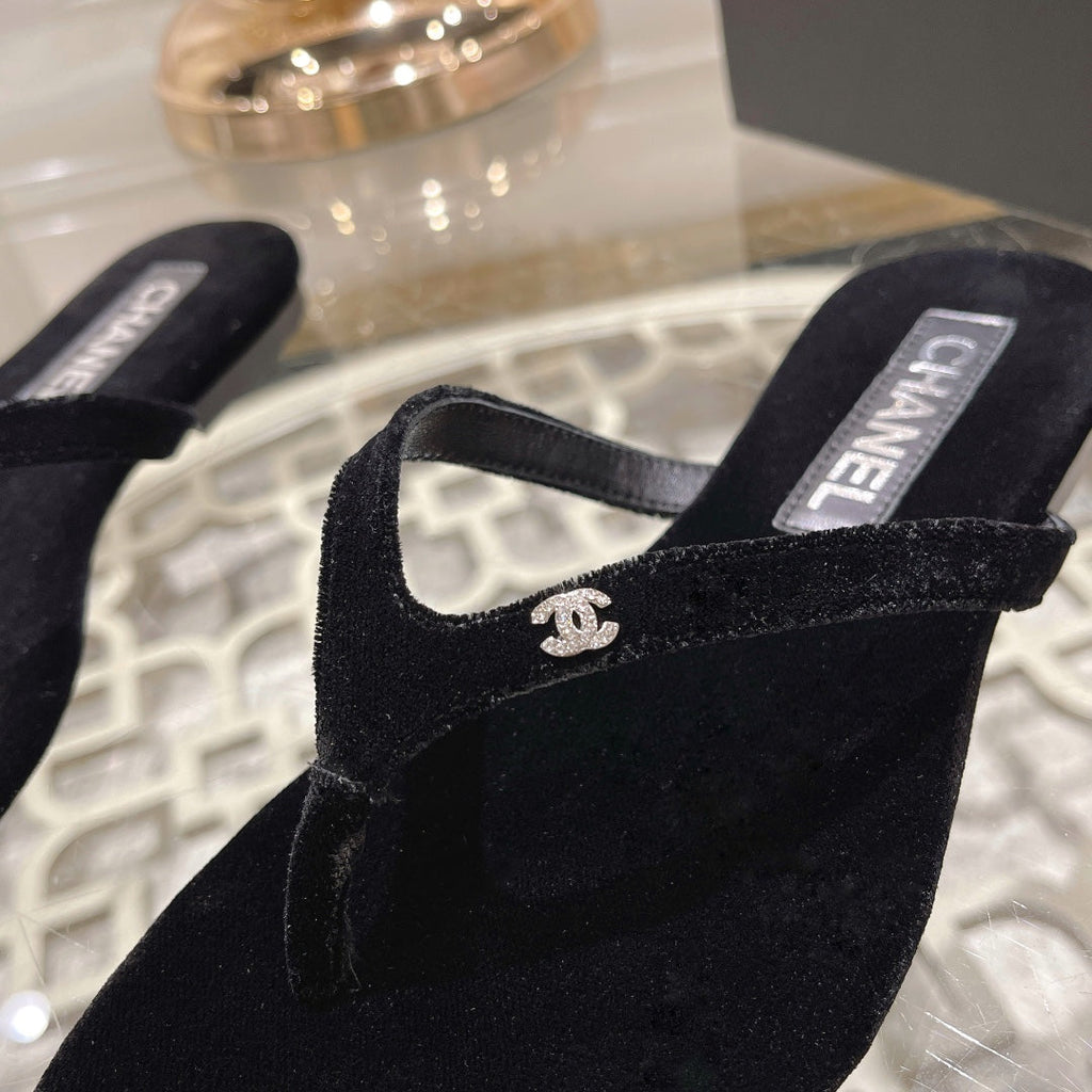 CHANEL Double  Velvet Flip Flop Thongs Black
