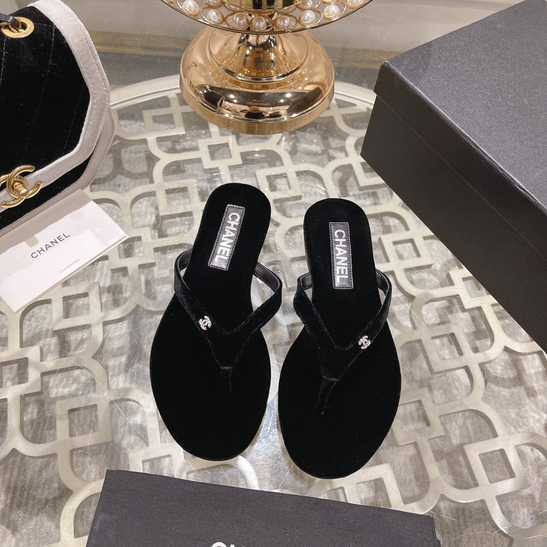 CHANEL Double  Velvet Flip Flop Thongs Black