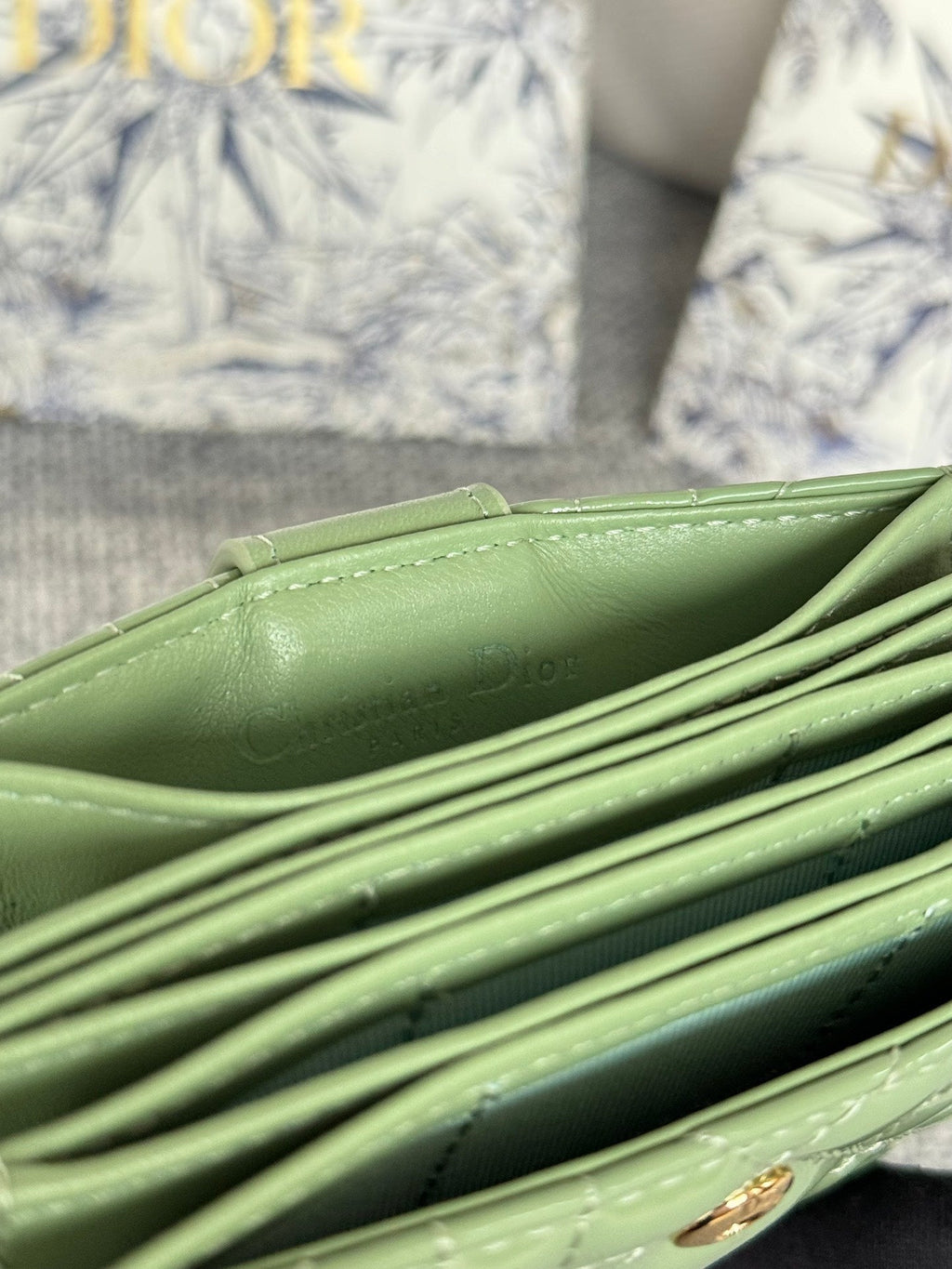 DIOR LADY JASMINE CARD HOLDER 10 IN LIGHT GREEN QUILTED PATENT CALFSKIN