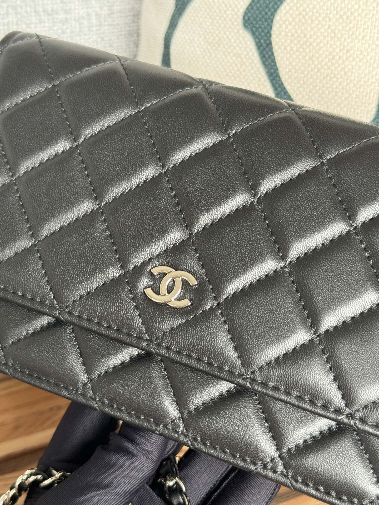 CHANEL WOC ENTRUPY 19 BAG IN BLACK CALFSKIN