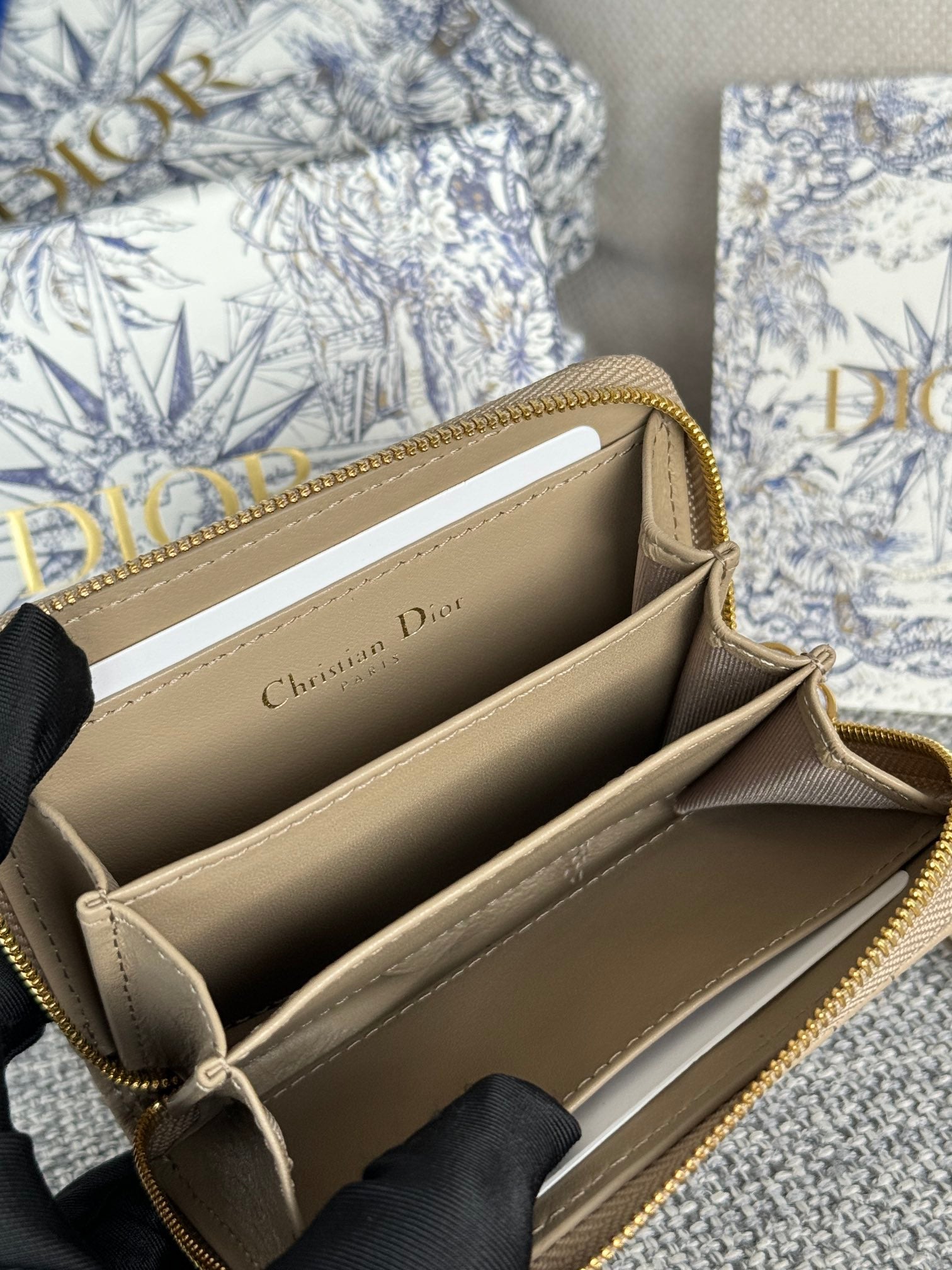 DIOR CARO SCARLET WALLET 11 IN BEIGE MACROCANNAGE CALFSKIN