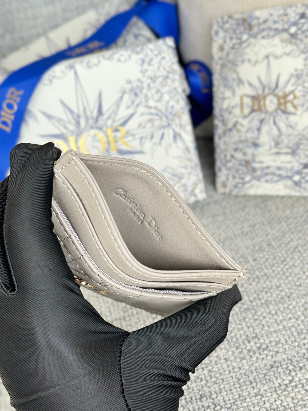 DIOR CARO FREESIA CARD HOLDER 10 IN LIGHT GREY CANNAGE CALFSKIN
