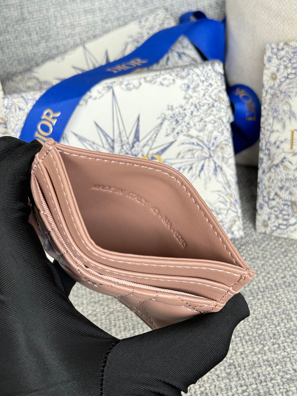 DIOR CARO FREESIA CARD HOLDER 10 IN BABY PINK CANNAGE CALFSKIN