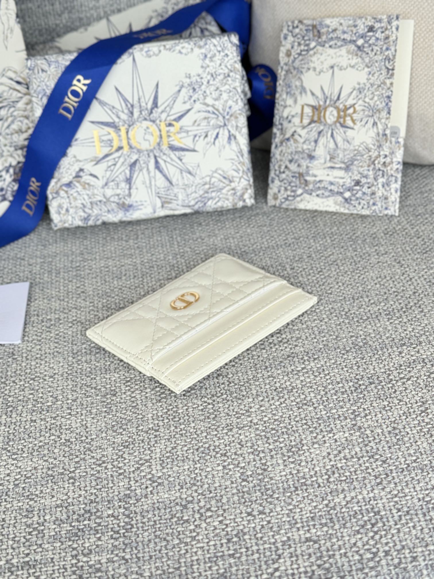DIOR CARO FREESIA CARD HOLDER 10 IN WHITE CANNAGE CALFSKIN