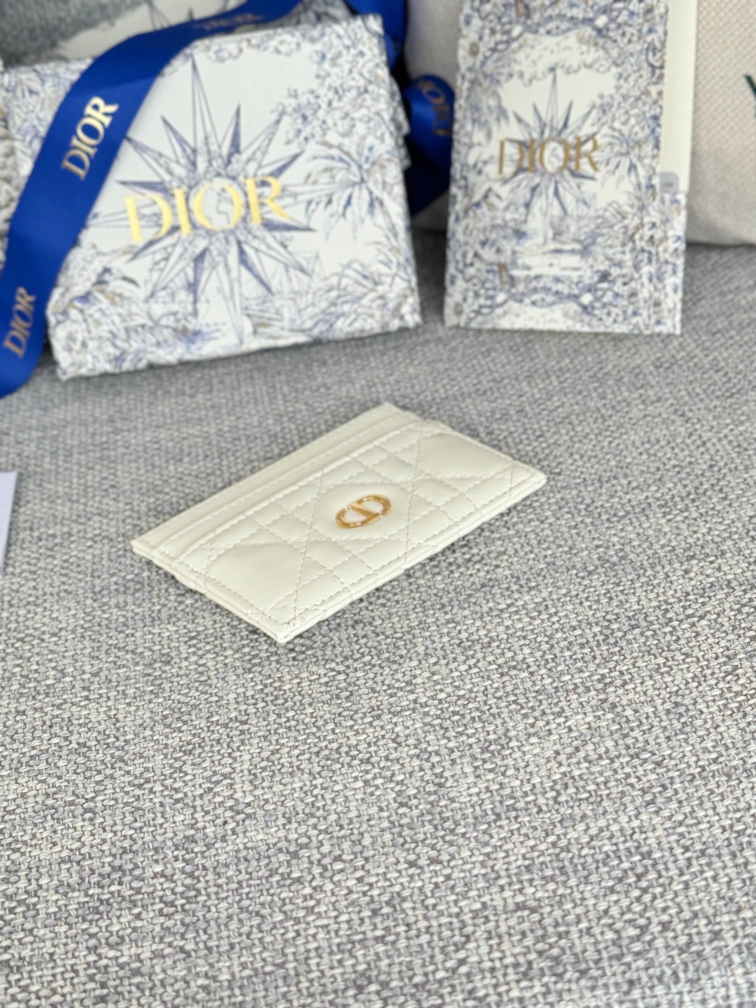 DIOR CARO FREESIA CARD HOLDER 10 IN WHITE CANNAGE CALFSKIN