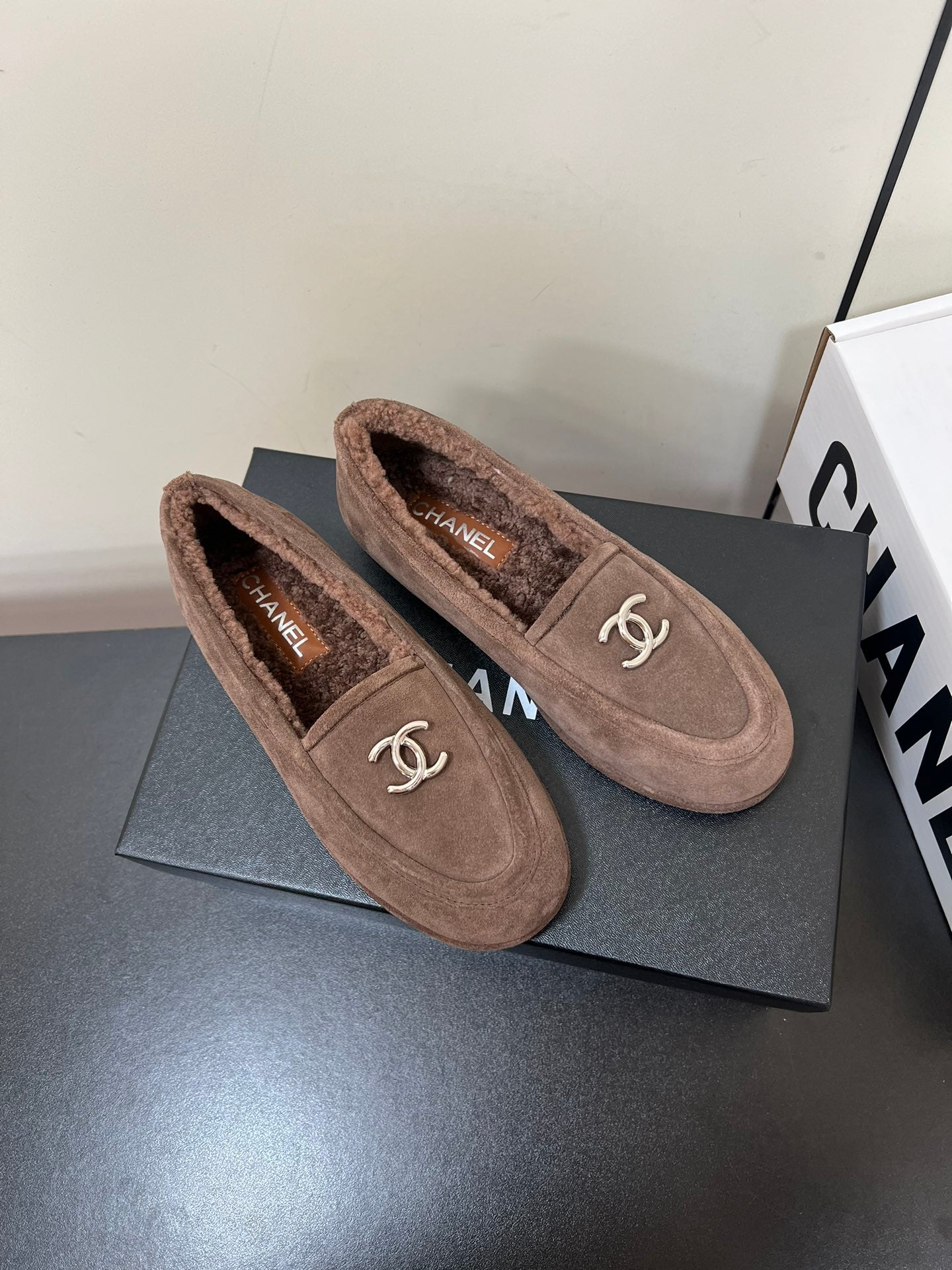 CHANEL LOAFER IN PENNY BROWN SUEDE AND SOLF FLEECE LINING
