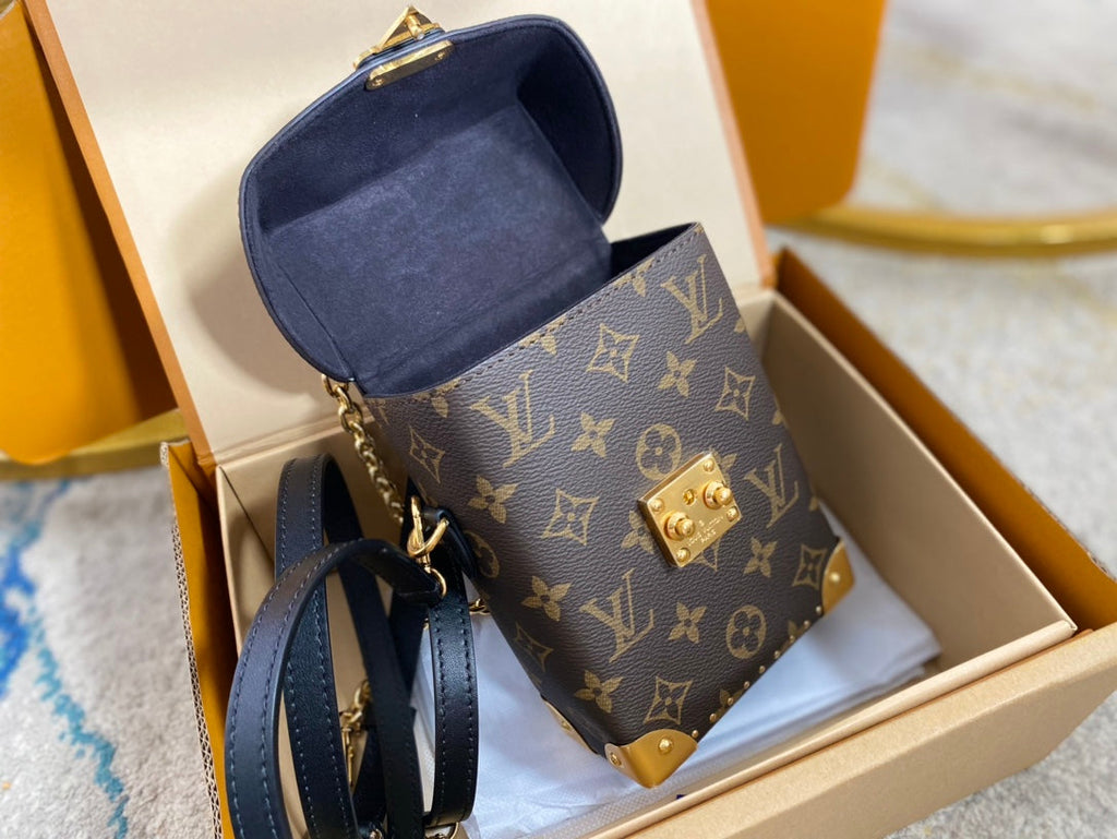 LOUIS VUITTON CAMERA BAG 17 IN BROWN MONOGRAM AND MONOGRAM REVERSE CANVAS