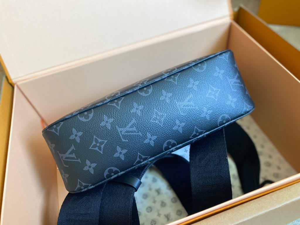 LOUIS VUITTON POCHETTE ACCESSOIRE XL 28 IN BLACK MONOGRAM ECLIPSE CANVAS