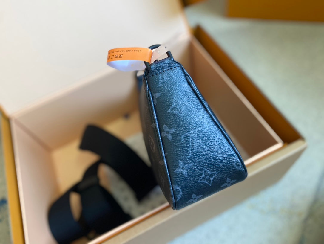 LOUIS VUITTON POCHETTE ACCESSOIRE XL 28 IN BLACK MONOGRAM ECLIPSE CANVAS