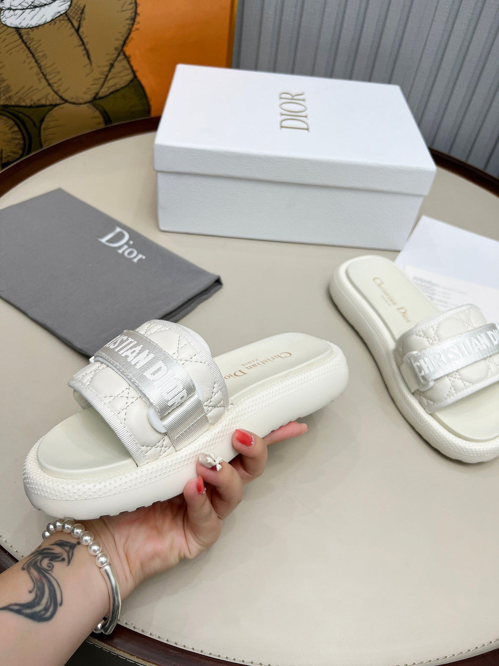 DIOR PLATFORM SLIDES 25S 50MM IN WHITE CALFSKIN AND ELECTRIC FABRIC