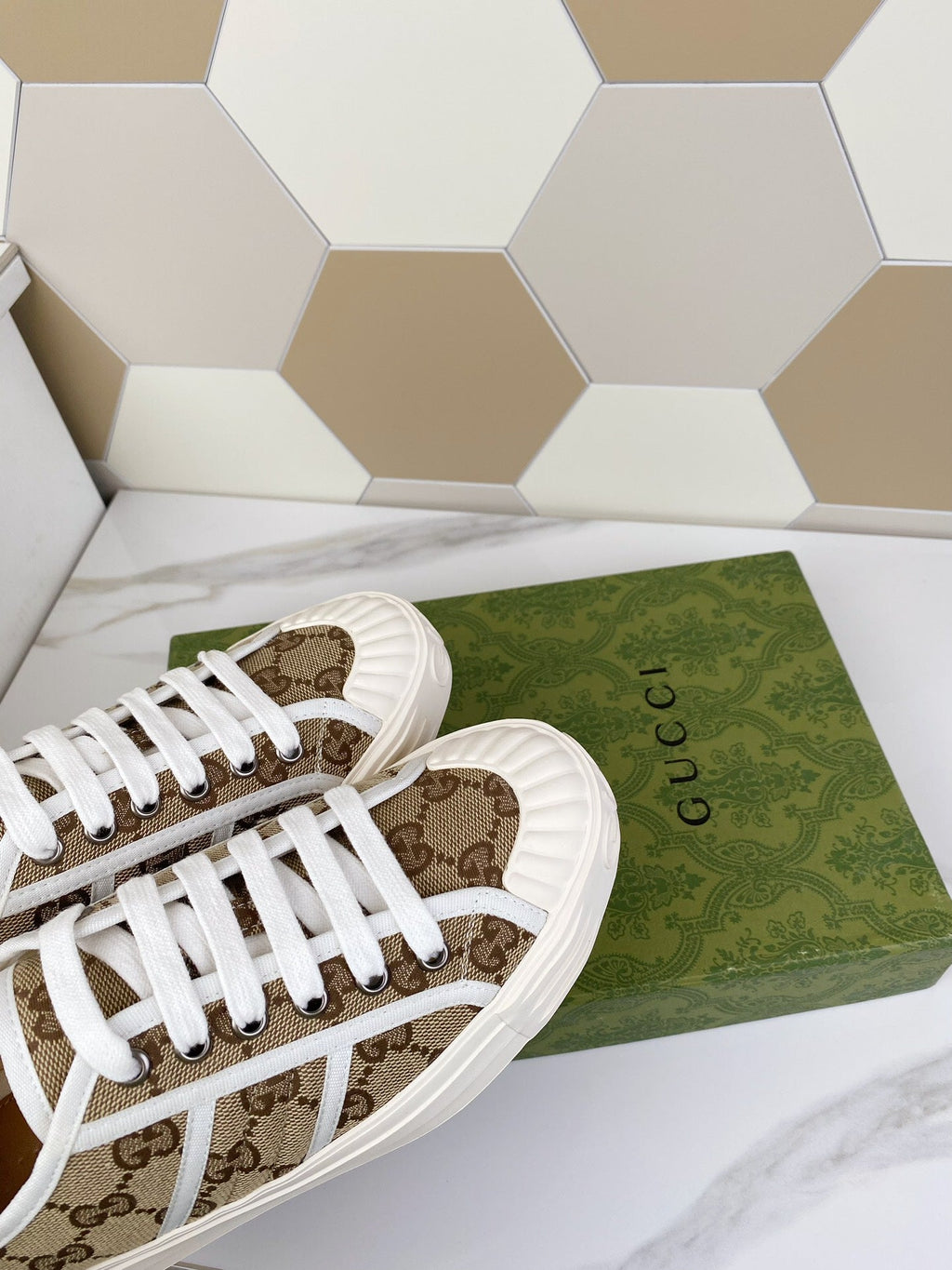GUCCI JULIO SNEAKER WITH WEB BROWN PATTERNED CANVAS