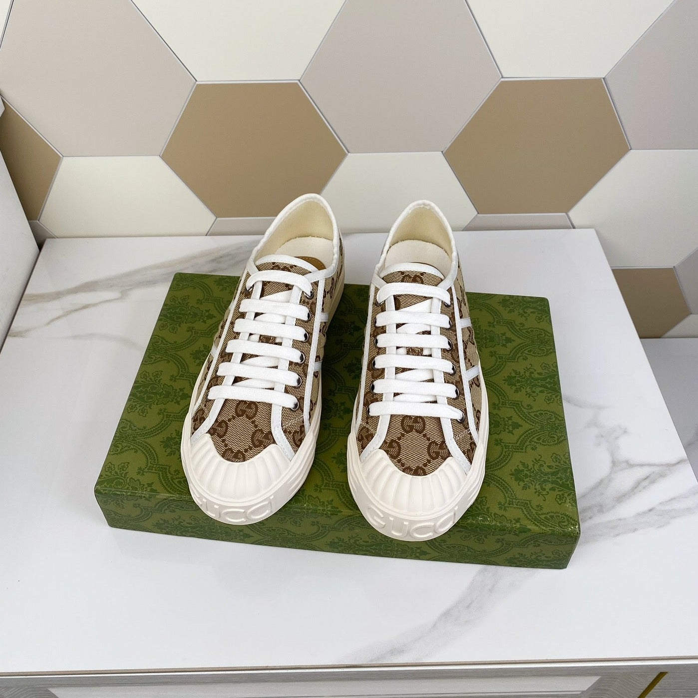 GUCCI JULIO SNEAKER WITH WEB BROWN PATTERNED CANVAS