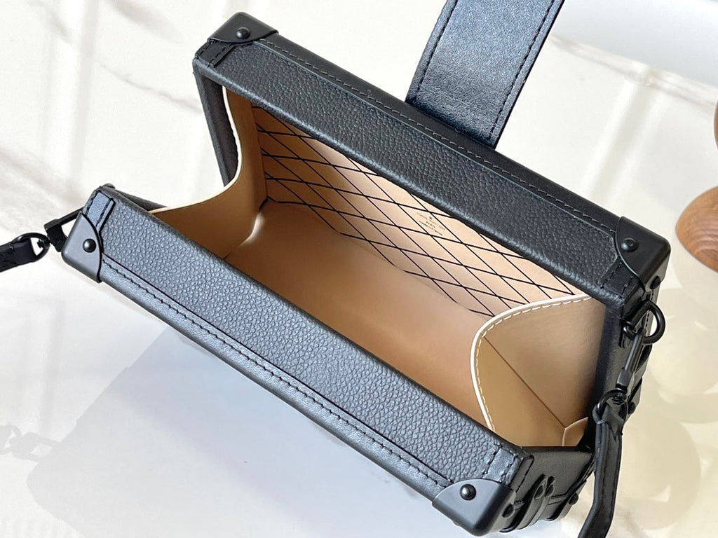 LOUIS VUITTON PETITE MALLE 20 IN BLACK CALFSKIN