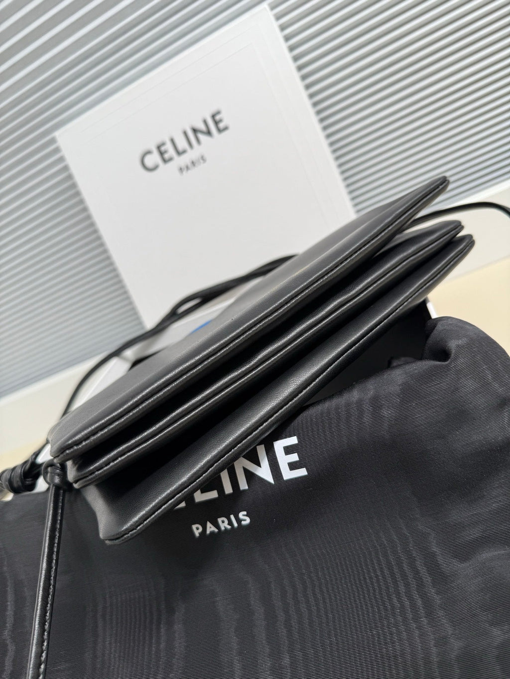 CELINE 25S TRIO FLAP 22MM IN BLACK SMOOTH LAMBSKIN GOLD HARDWARE