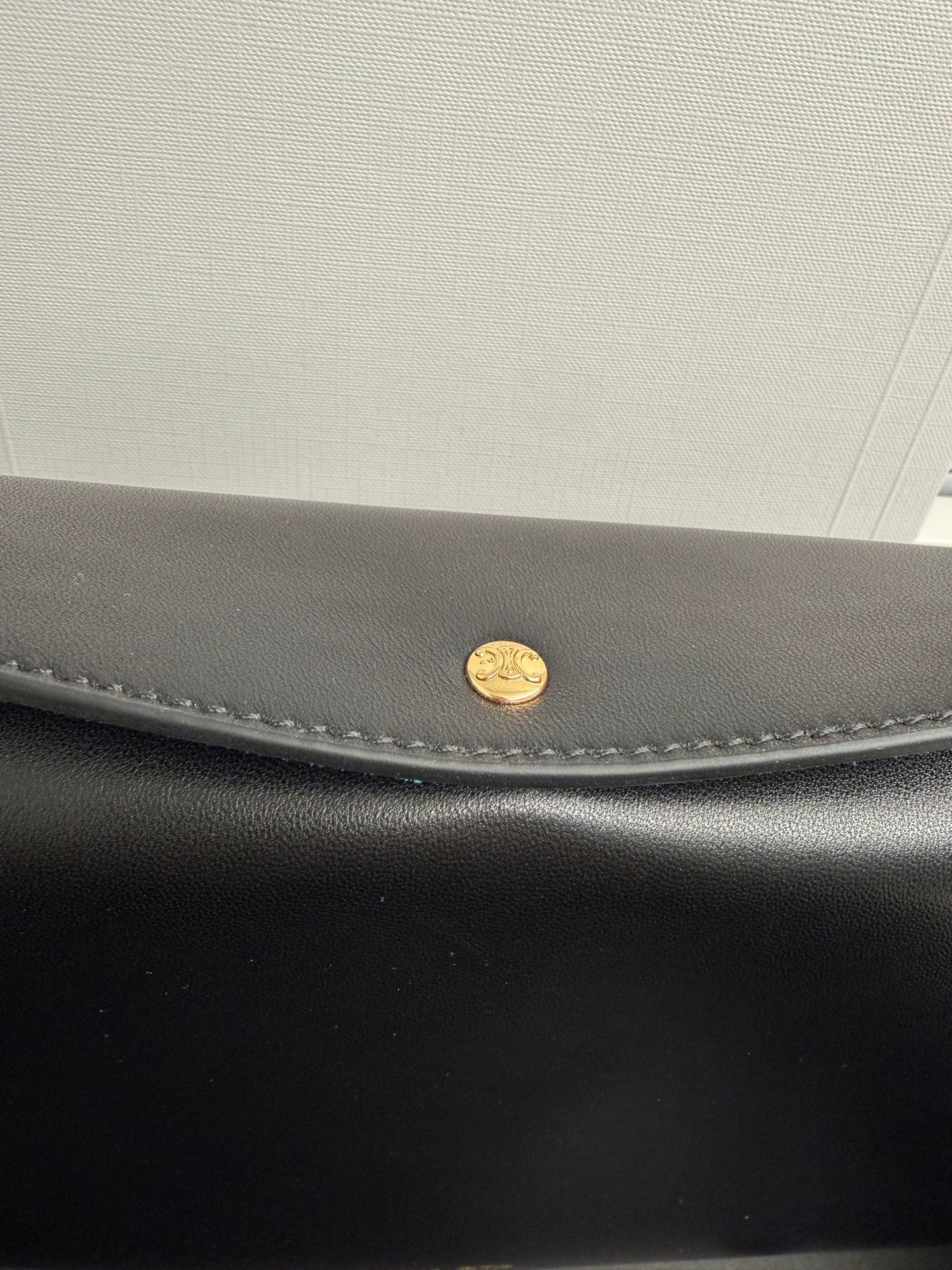 CELINE 25S TRIO FLAP 22MM IN BLACK SMOOTH LAMBSKIN GOLD HARDWARE